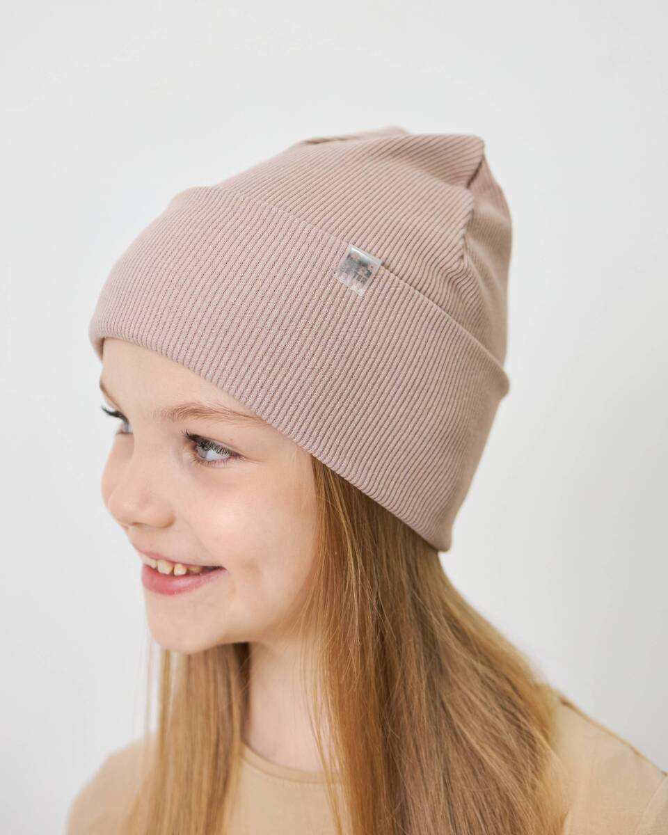 Шапка одношарова з відворотом для дівчаток