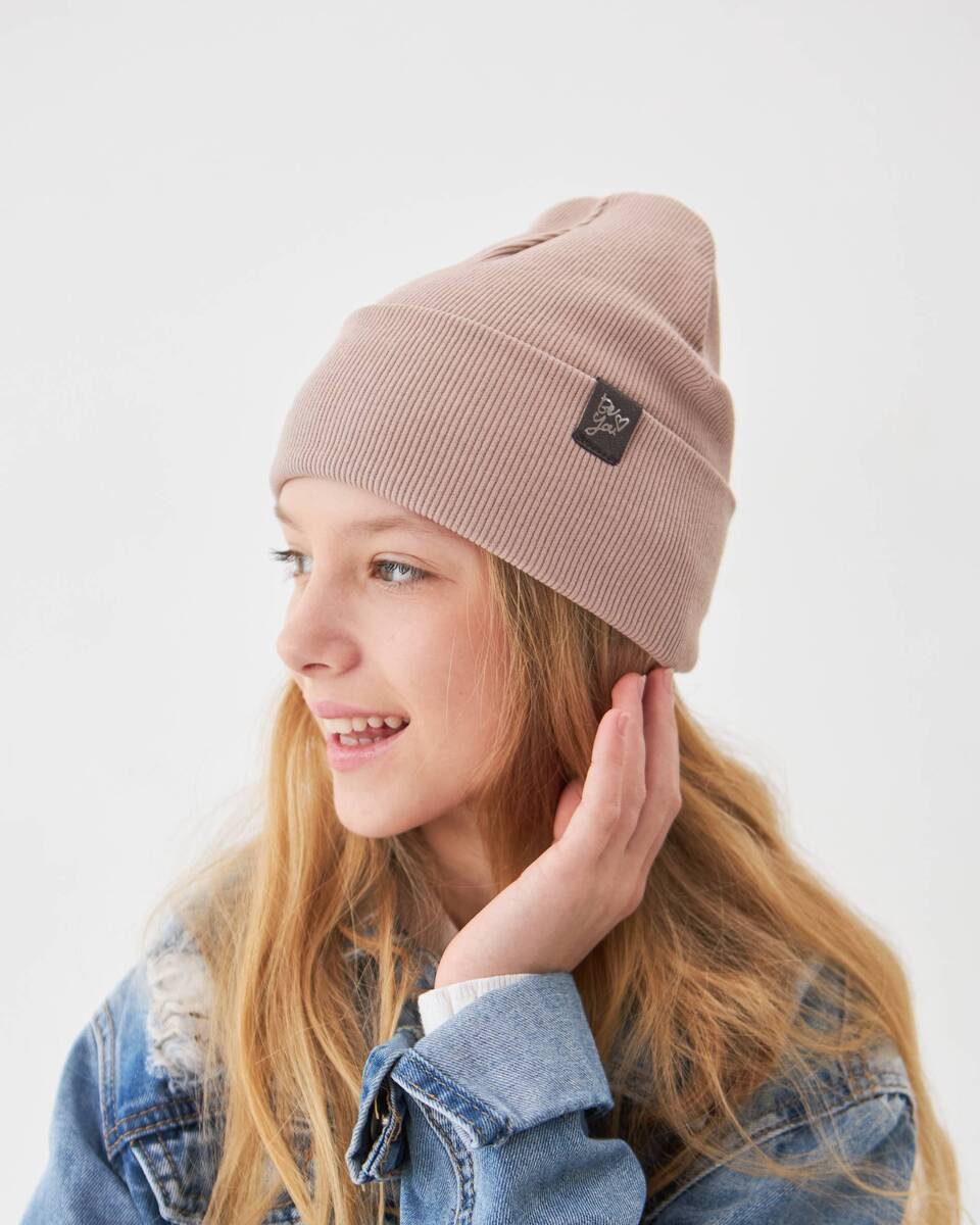 Шапка одношарова з відворотом для дівчаток